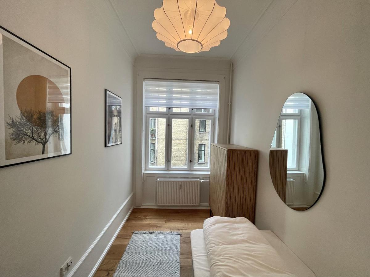 Beautiful 3 Bedroom Flat Next To The Marble Church Koppenhága Kültér fotó